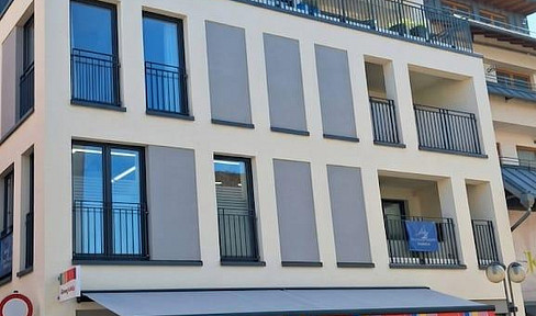 Bright, city-center apartment with a view of the Feldberg mountain – available until the end of June, with no agency fees.