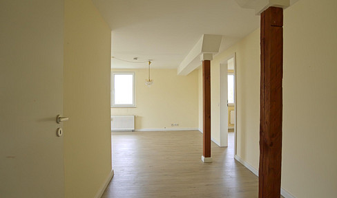 Hamburg Bergedorf - Well-maintained, modernized 2-room apartment with balcony, available for rent immediately.