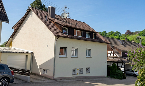 Detached two-family house in Baden-Baden – Living with a wide view and promising prospects.