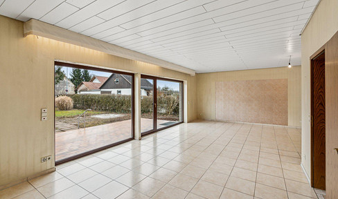 +++ Vacant house with potential +++