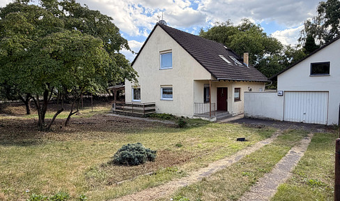 (No commission) Detached house in the Blumenviertel district of Berlin-Rudow – Corner plot with approximately 710 m².