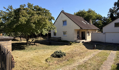 (No commission) Detached house in the Blumenviertel district of Berlin-Rudow – Corner plot with approximately 710 m².