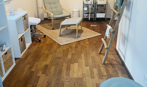 Consulting room / Office space / Practice room.