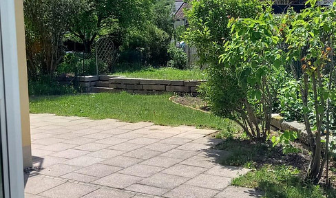 Bright and spacious semi-detached house with 6 rooms in Waldperlach.