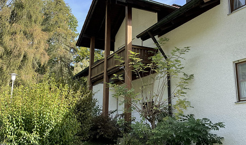 Quiet 2-room apartment with renovated bathroom in the attic - available from August 1st, 2026.