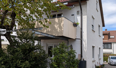Well-maintained semi-detached house with a garden, terrace, and 2 living units, located in a quiet area of Schönaich.