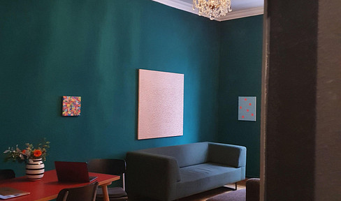 Centrally located, energy-efficient 3-room apartment in a renovated older building (ground floor), near the river Main.