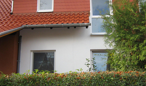 Lehrte-OT: Small apartment, approximately 65 square meters, suitable for a senior citizen, and preferably accepting cats or dogs.