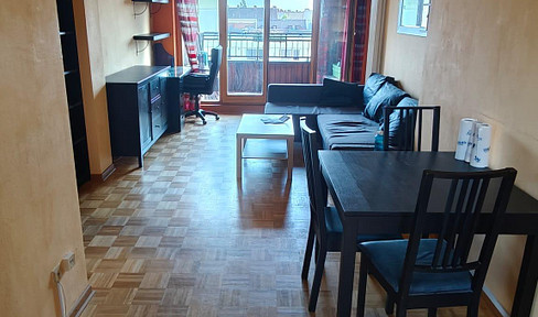 Helle 3-Zimmer-Dachgeschosswohnung mit Südterrasse / Bright top-floor 2BR with terrace