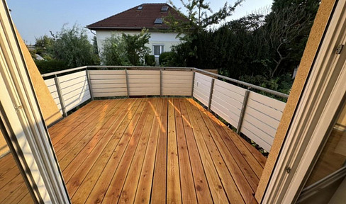 Beautiful terraced house with a garden, balcony, and terrace, offering plenty of space.