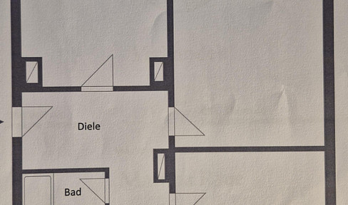 Mit eigener Garage, Einbauküche und Balkon - Frisch sanierte 3 Raum Wohnung