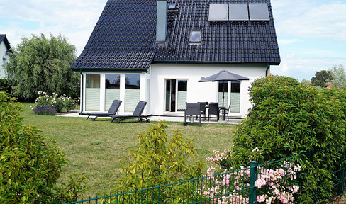 Large holiday home on the Baltic Sea, located in the idyllic village of Barendorf (no estate agent fees).