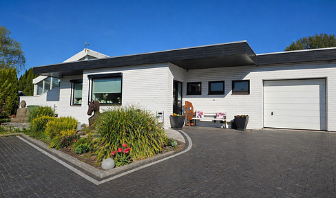 Exclusive living experience with a prestigious business area.