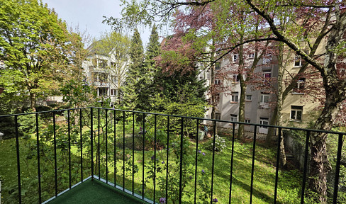 Bright 4-room apartment in the heart of Altona, in the old town.