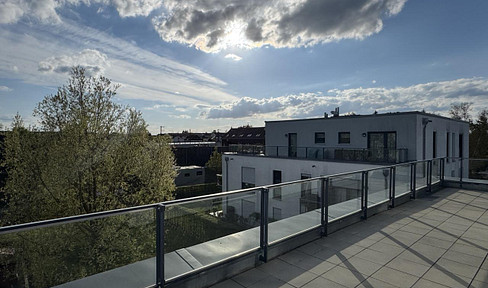 Unique penthouse apartment with a rooftop terrace, located near the lake.