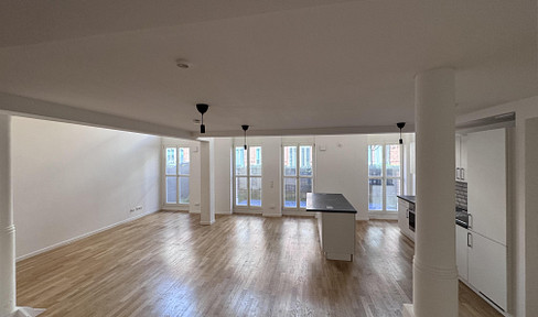 Modern duplex apartment with garden and parking space in Berlin-Köpenick.