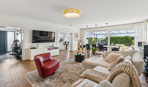 Stylish town villa in a desirable location on the outskirts of town.