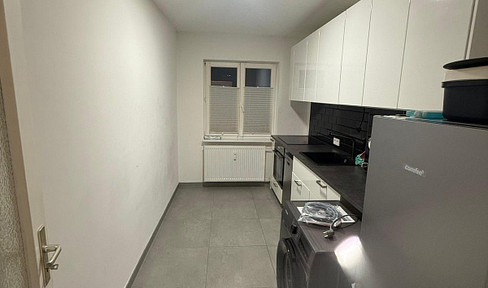 Available immediately - includes parking space - Fully renovated apartment near TUHH (Technical University of Hamburg).