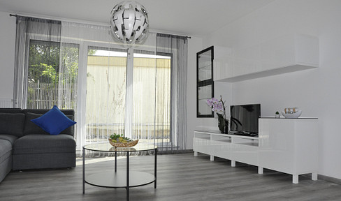 A well-maintained, furnished 2-room apartment in a central location.