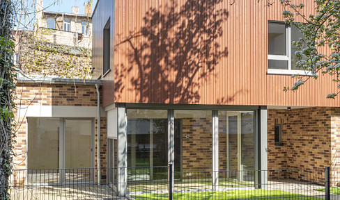 Remise mit Garten - Erstbezug - Neue moderne Remise