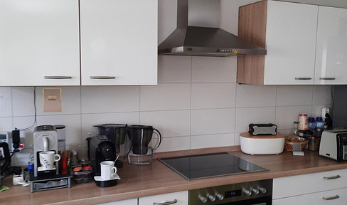 Bright 4-room apartment with a living kitchen in Neuffen.