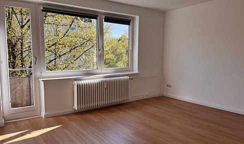 Attractive 1-bedroom apartment in the heart of Hamburg-Eimsbüttel, offered privately.