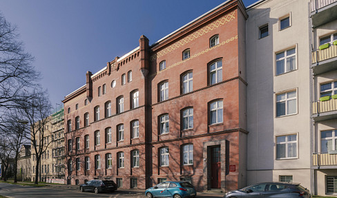 Bright, spacious 2-room apartment.