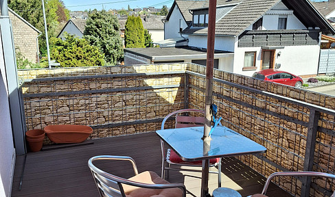 Looking for a new tenant - 3-room apartment with bathroom and balcony - Apartment in a quiet location on the outskirts of town.