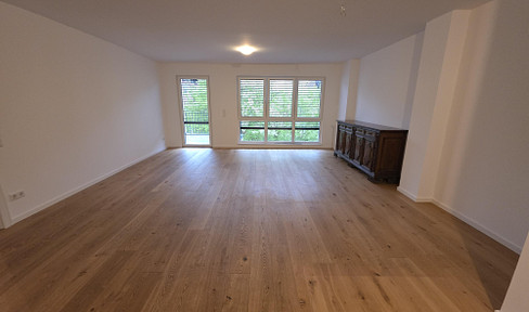 Modene 3 Zimmer Wohnung aus 2021 mit Aufzug 2 Bäder und 2 Balkone