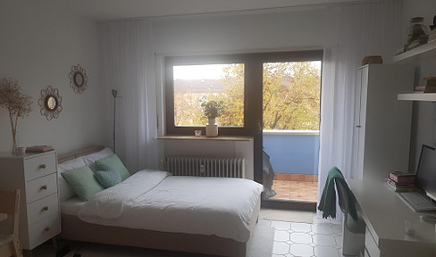 Beautiful 1-bedroom apartment with balcony, fitted kitchen, and parking space in Schwetzingen.