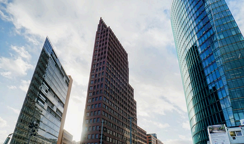 Exclusive, fully furnished 2-room apartment near Potsdamer Platz, with concierge service.