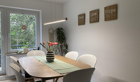 Elegant townhouse with 5.5 rooms in Stuttgart-Heumaden.