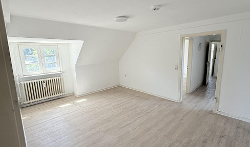 Bright, 3-room attic apartment in Weißenthurm – ideal for singles or couples.