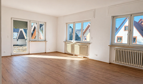 Renovated 4-room apartment, 138 square meters, with a huge rooftop terrace.