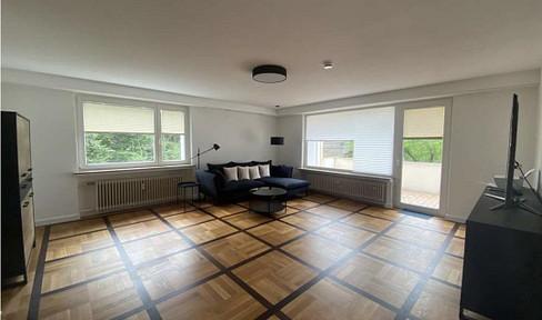 Spacious living with panoramic views in the desirable Musicians' Quarter – furnished 2.5-room apartment.