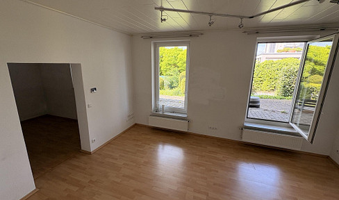 2-room apartment, kitchen, bathroom, suitable for a single person or a couple. Location: Pfaffendorf.