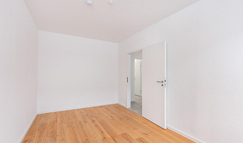 Modern 2.5-room apartment with balcony and fitted kitchen in Düsseldorf-Rath.