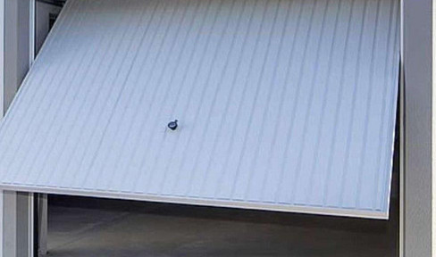 Kernsanierte Garage mit Strom & elektrischem Tor; Nähe Frintroper Straße 328 45359 Essen