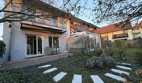 Well-maintained detached house with a garden for sale in Neulußheim.