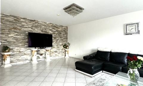 4 Zimmer Wohnung in Nordenstadt mit EBK, Balkon und TG