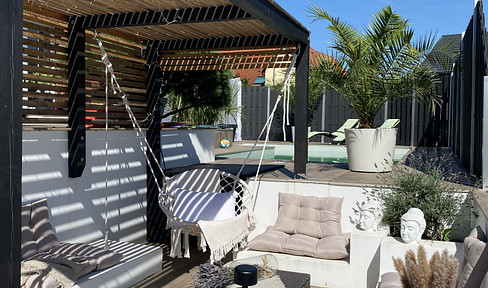 Traumhaus in toller Lage mit Restarbeiten zum Verwirklichen