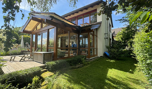 Bright and spacious family home – plenty of room for family and friends.