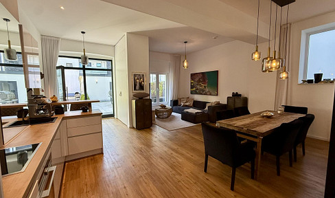 Urban living with a garden feel – spacious 3.5-room apartment in Eilbek with its own parking space.