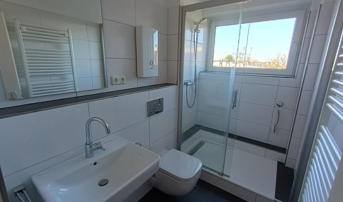 Enjoy a view of the cathedral from the balcony – 74m² with genuine hardwood parquet flooring and more.