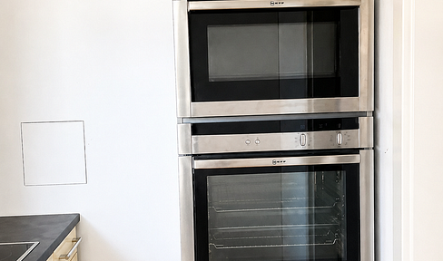 Available immediately! Modern 3-room apartment with balcony and parking space.