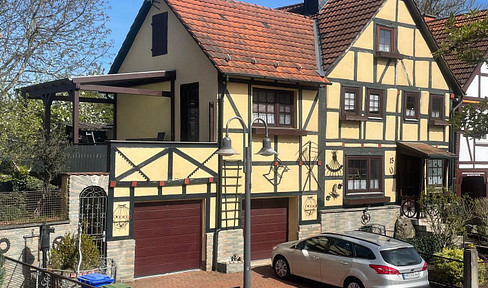 Historic charm in a prime location – a lovingly restored half-timbered house in Korbach.