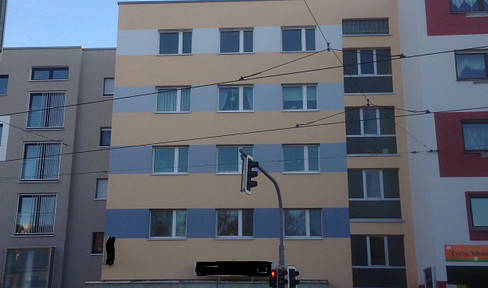 Mehrfamilienhaus mit 8 Wohnungen+1 Gewerbe nach WEG geteilt, 4 Garagen, 7 Stellplätze