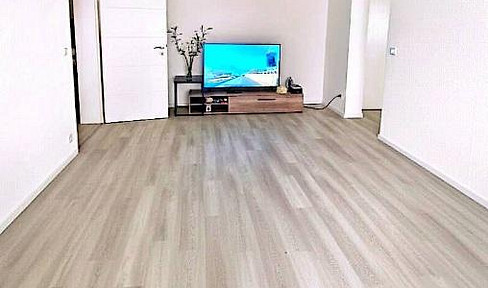 2-room apartment with good transport links, featuring a balcony and more.