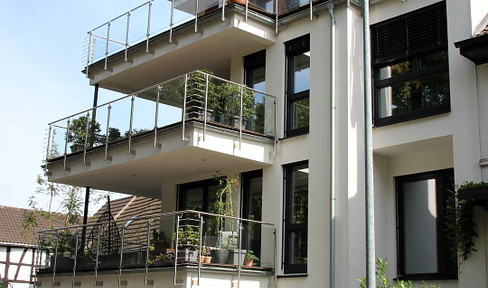 Excellent location with park views - 2-room apartment in the center of Hennef - Siegfeldstr 1c.