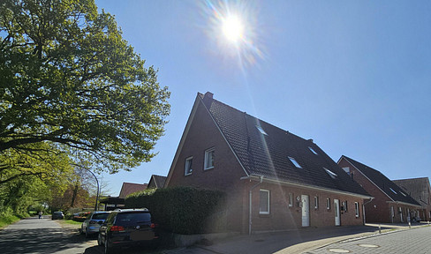Attractive semi-detached house (2 x modern, 5-room detached houses) in Elmshorn, suitable for a two-family household.